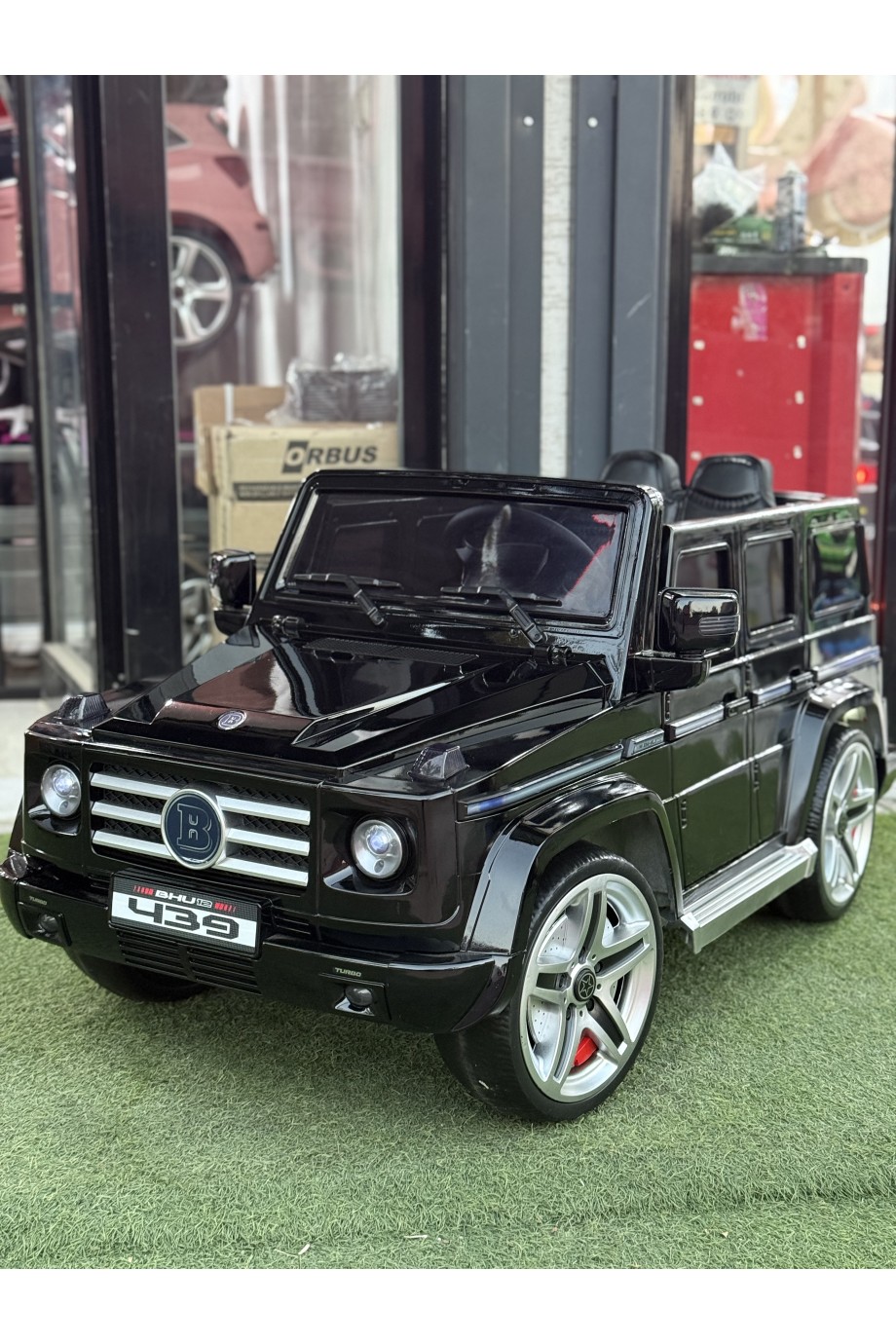 BRABUS SİYAH METALİK BOYALI AKÜLÜ ARABA 0-6 YAŞ BRABUS SİYAH METALİK BOYALI AKÜLÜ ARABA 0-6 YAŞ