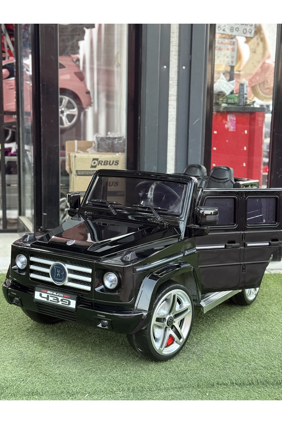 BRABUS SİYAH METALİK BOYALI AKÜLÜ ARABA 0-6 YAŞ BRABUS SİYAH METALİK BOYALI AKÜLÜ ARABA 0-6 YAŞ