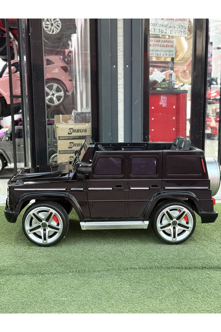 BRABUS SİYAH METALİK BOYALI AKÜLÜ ARABA 0-6 YAŞ BRABUS SİYAH METALİK BOYALI AKÜLÜ ARABA 0-6 YAŞ