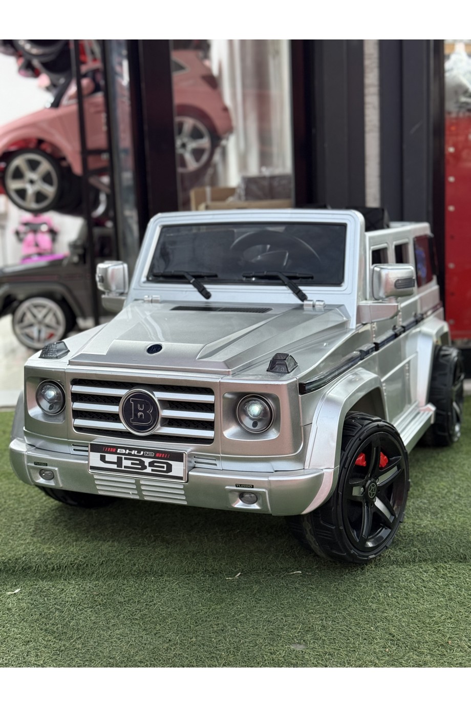 BRABUS AÇIK GRİ METALİK BOYALI AKÜLÜ ARABA 0-6 YAŞ BRABUS AÇIK GRİ METALİK BOYALI AKÜLÜ ARABA 0-6 YAŞ