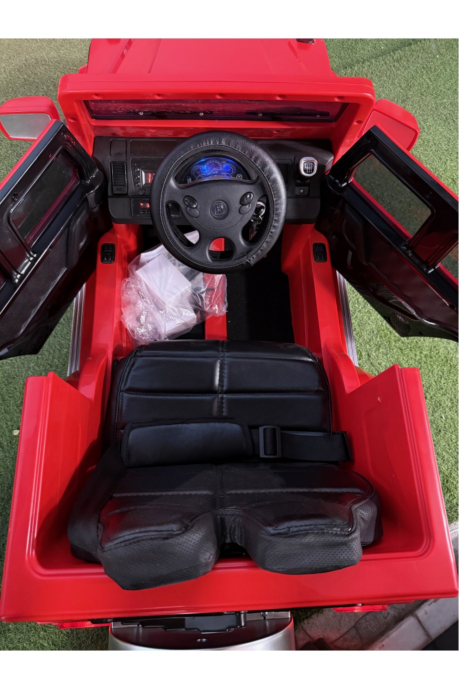 BRABUS KIRMIZI AKÜLÜ ARABA 0-6 YAŞ BRABUS KIRMIZI AKÜLÜ ARABA 0-6 YAŞ