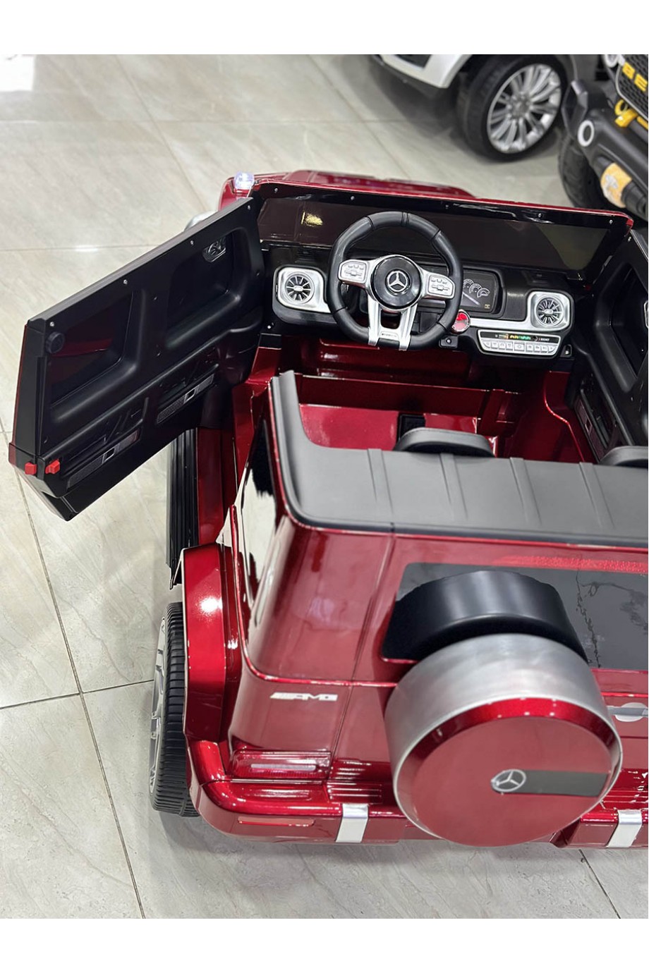 MERCEDES G63 AKÜLÜ ARABA 24V BORDO MERCEDES G63 AKÜLÜ ARABA 24V BORDO