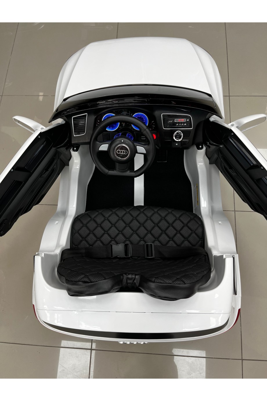 AUDİ SUV BEYAZ 12V 0-6 YAŞ